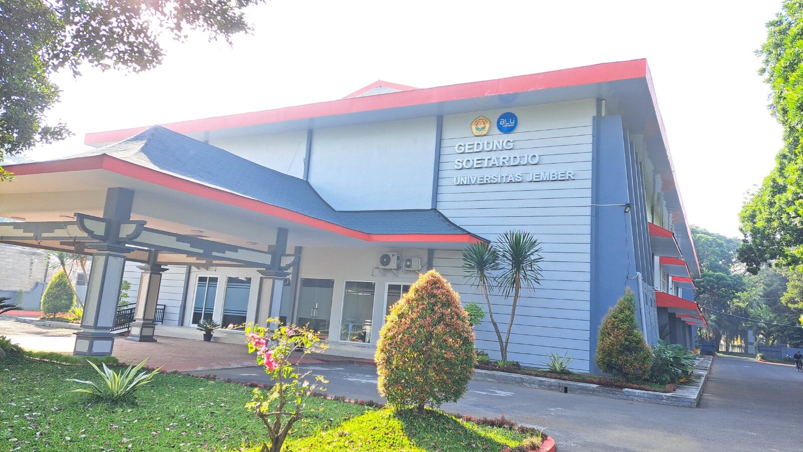 Gedung Soetardjo (Malam : 12.00 - 24.00 WIB)