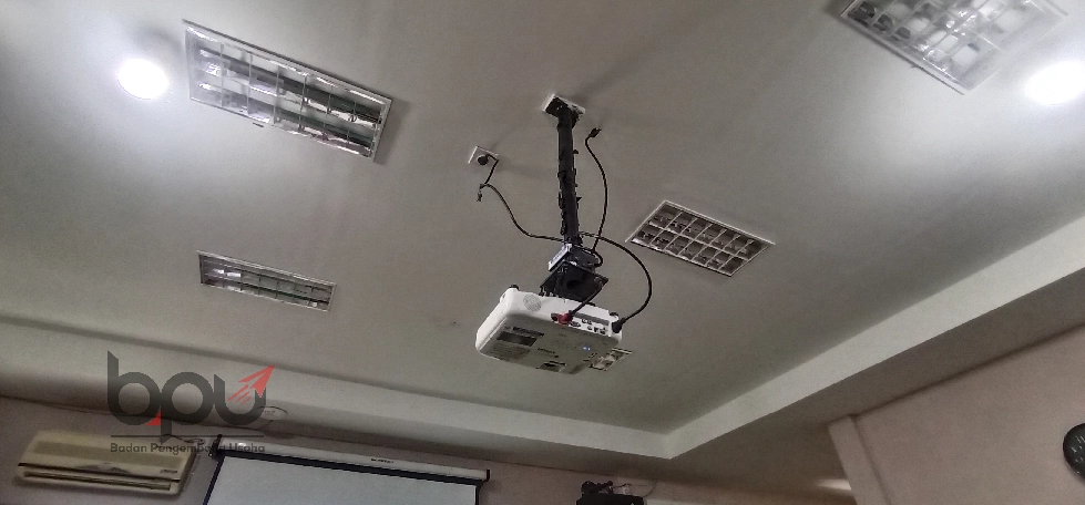 Sewa LCD Proyektor (Kampus Lumajang - Perhari)